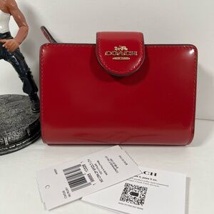 Coach Medium Corner Zip Wallet NWT